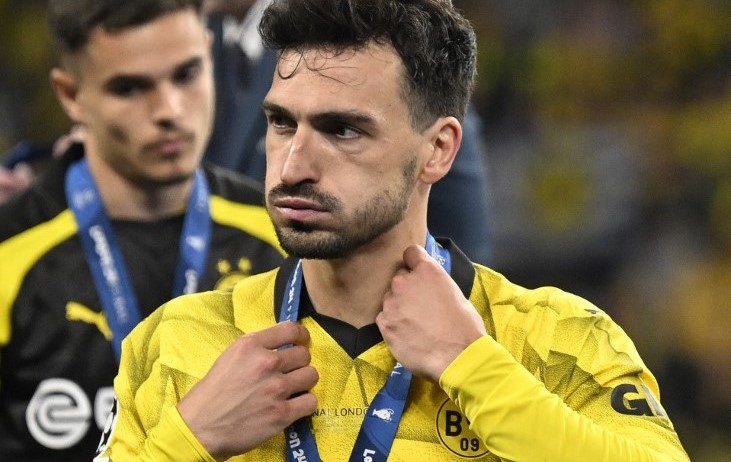 Từ đầu mùa, Hummels dẫn đầu giải về số lần tắc bóng thành công, thắng tranh chấp tay đôi, đánh chặn và cản phá, và đứng thứ nhì về số lần cướp bóng.