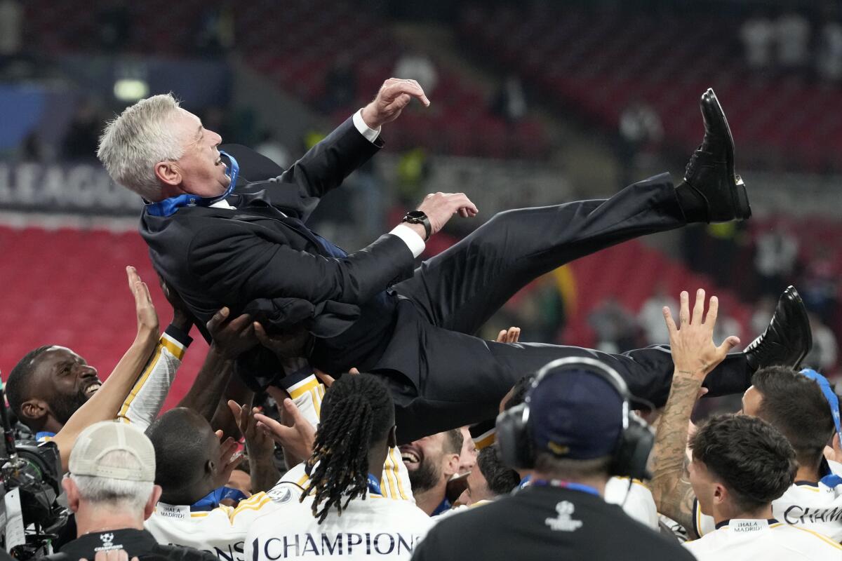 Carlo Ancelotti xứng đáng là HLV vĩ đại nhất lịch sử Champions League. Ông giành chiến thắng 5 trong 6 lần lọt vào chung kết. Một kỷ lục.