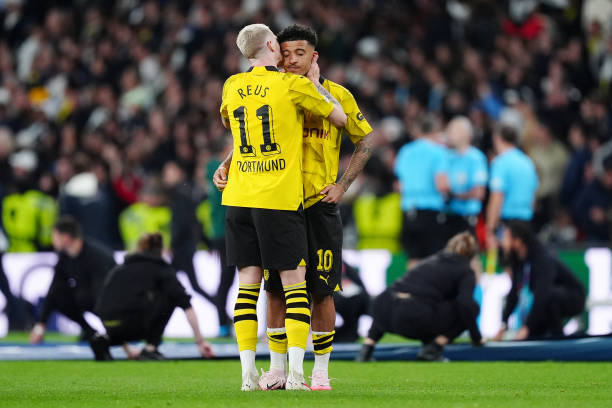 Marco Reus động viên Jadon Sancho, người cũng rời Borussia Dortmund sau khi mùa giải năm nay khép lại. Cầu thủ mang áo số 10 sẽ trở lại Manchester United.