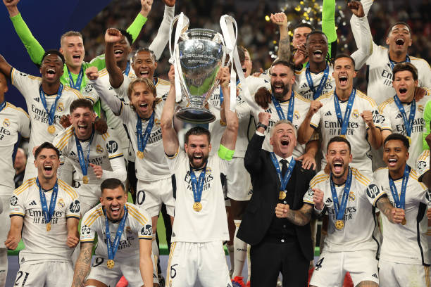 Nacho Fernandez vô địch Champions League với tư cách đội trưởng Real Madrid.