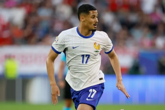 Saliba đã mang phong độ từ CLB lên đội tuyển Pháp.