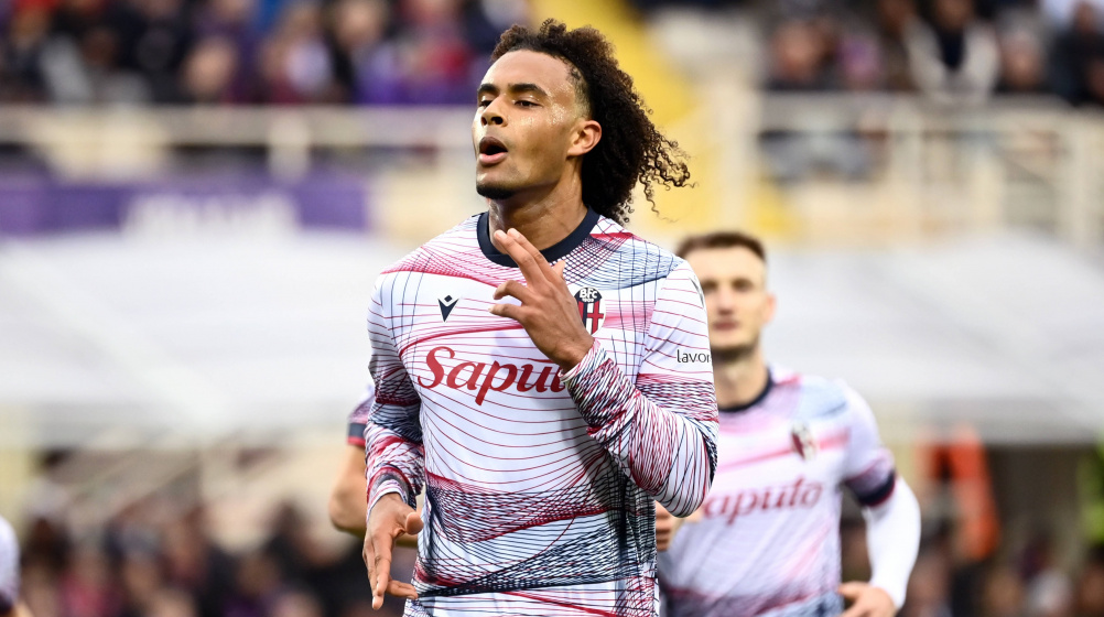 Zirkzee được Milan và Man United theo dõi sát sao.