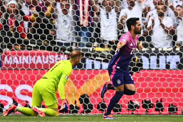 Phút 67, đón đường chuyền từ bên cánh trái của Maximilian Mittelstadt, Ilkay Gundogan tung ra cú dứt điểm một chạm trong vòng cấm địa Hungary, ấn định tỷ số 2-0 cho tuyển Đức.