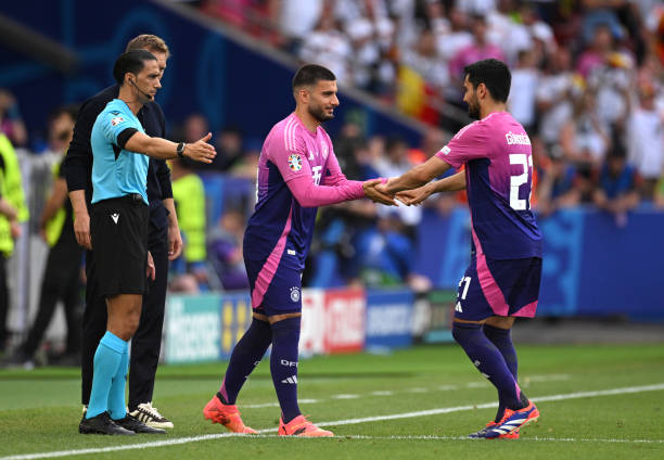 Ilkay Gundogan rời sân ở phút 84 để nhường chỗ cho Deniz Undav.