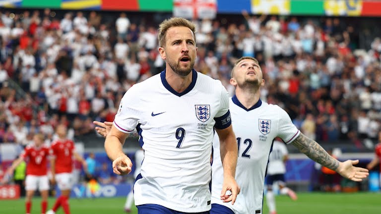 Phút thứ 18, Harry Kane đã dứt điểm góc hẹp để nâng tỷ số lên thành 1-0. Kyle Walker không được tính kiến tạo khi quả tạt của anh đã vấp vào một số đôi chân khác trước khi đến chỗ Kane.
