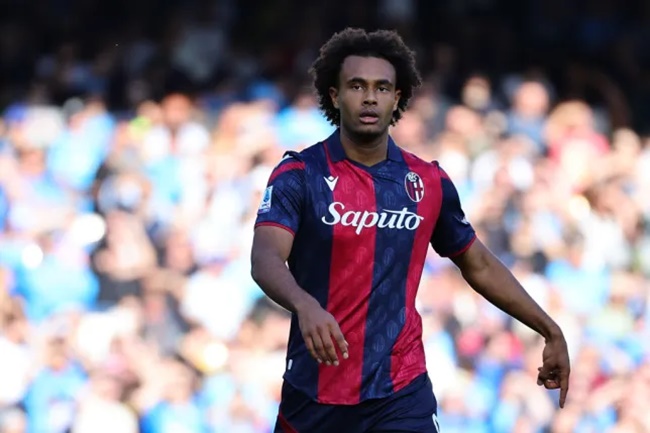 Zirkzee được khuyên nên ở lại Bologna.