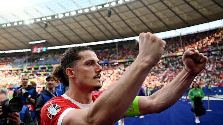 Với Rangnick, thành tích của tuyển Áo là thắng 14, thua 6 và hòa 4 sau 24 trận ông cầm quyền. Cựu HLV Man Utd có tỷ lệ thắng đến 62% khi dẫn dắt tuyển Áo, cao nhất trong lịch sử đội tuyển này.
