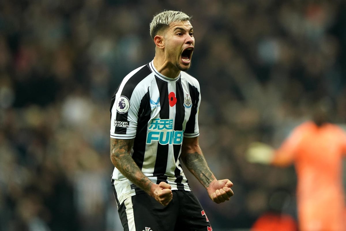 Arsenal muốn có Guimaraes.