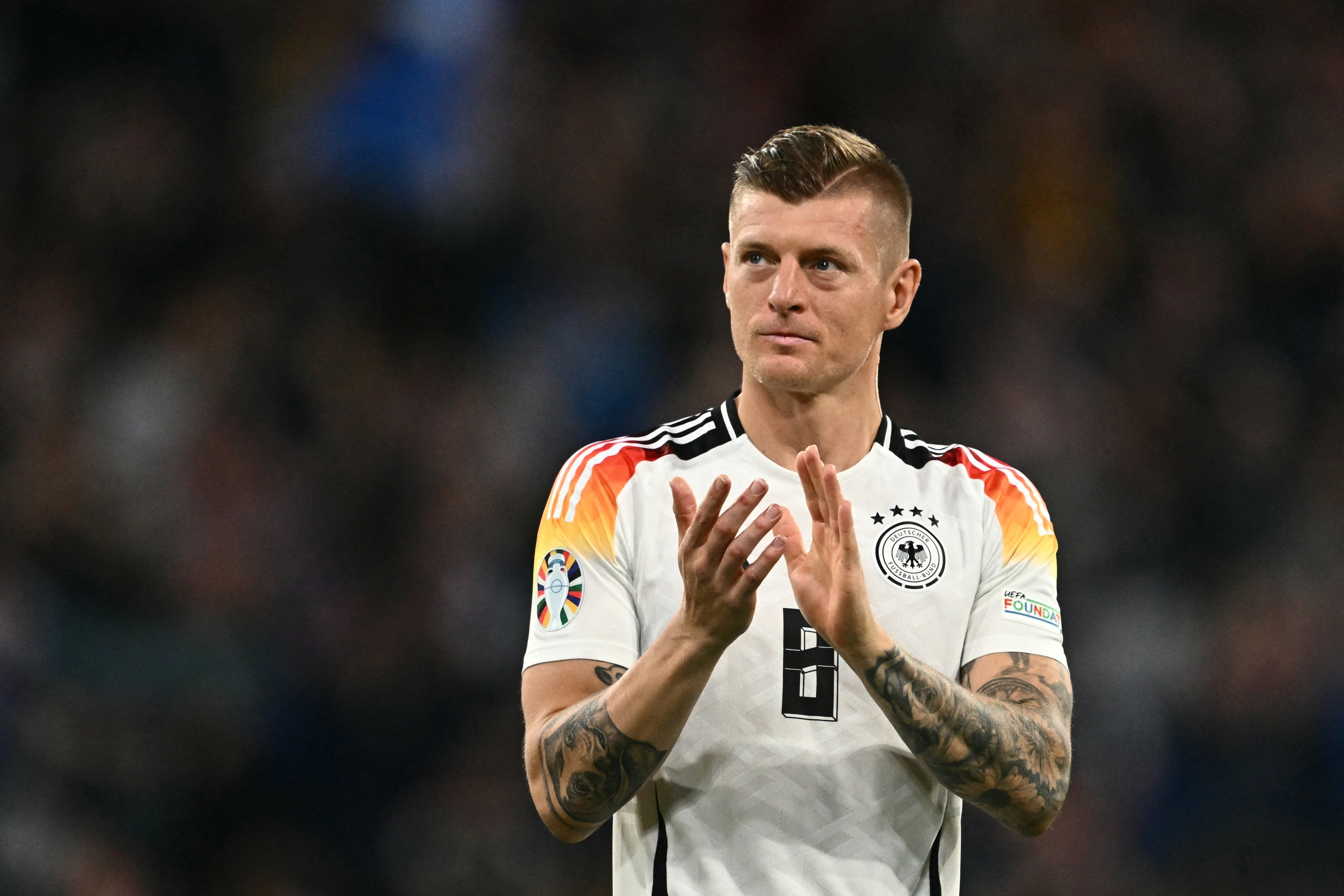 Thế nhưng, Kroos đang khiến người hâm mộ cảm thấy tiếc nuối, thậm chí là rất buồn vì quyết định giải nghệ.