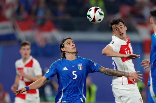 Đặc biệt, trong những thời khắc sinh tử ở trận gặp Croatia vừa qua, sự xuất sắc của Calafiori đã giúp Italia lấy vé vào vòng trong một cách khó tin.