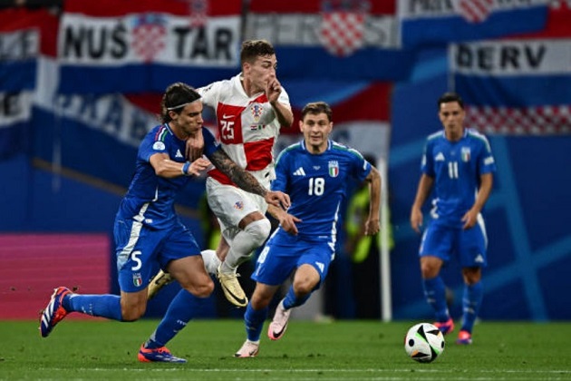 Sau ngày hôm nay, Calafiori chính thức là người hùng của người dân Italia và hy vọng anh sẽ đạt đến đẳng cấp của Cannavaro trong tương lai.