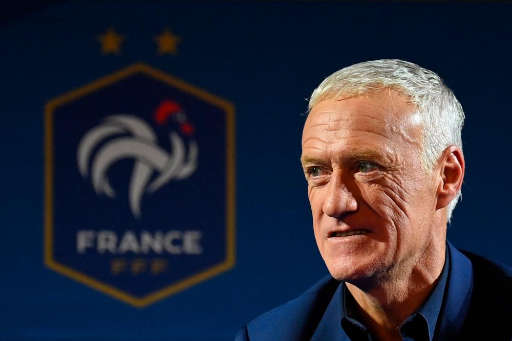 Deschamps tức giận với báo chí.