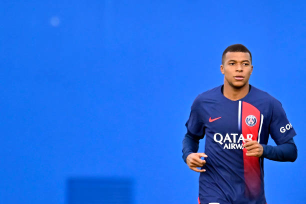Mbappe đã lên kế hoạch thay thế Mbappe.