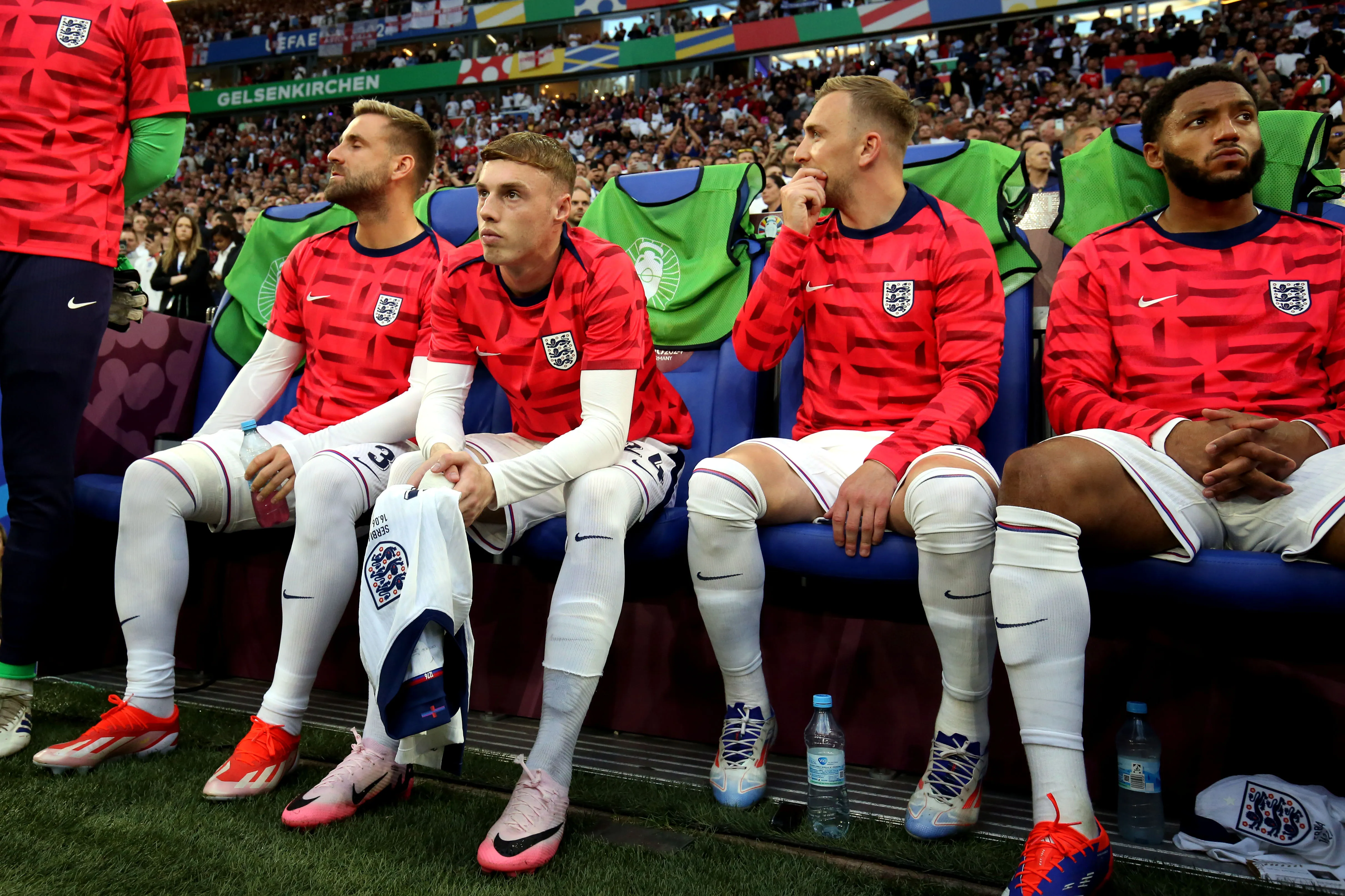 ... Southgate cũng cần tạo thêm cơ hội cho các kép phụ.