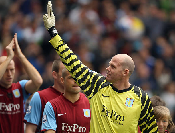 Brad Friedel thi đấu xuất sắc trong màu áo Villa.
