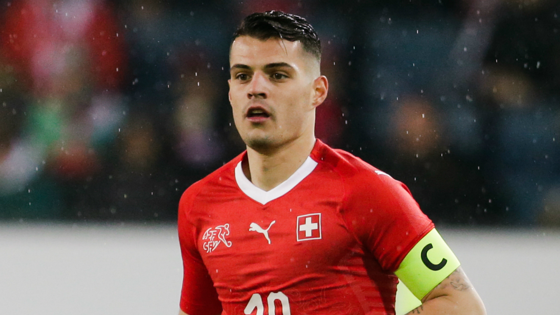 Xhaka là trụ cột không thể thay thế nơi tuyến giữa Thụy Sĩ.