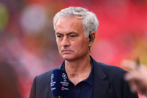 Jose Mourinho đưa ra lời khuyên cho Sir Jim Ratcliffe.