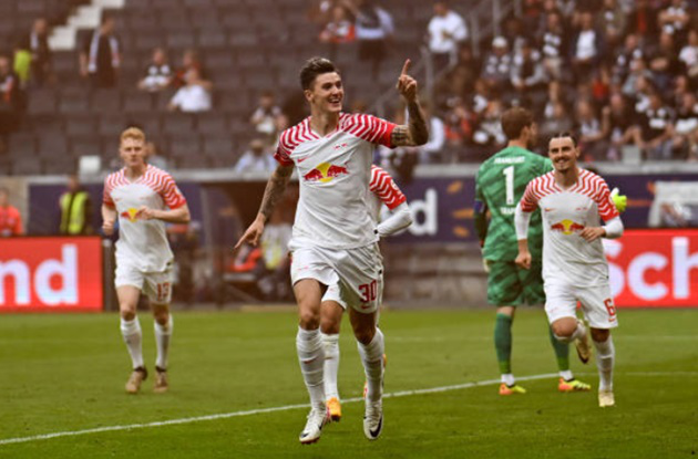 Sesko xếp thứ 9 trong 10 tay săn bàn hàng đầu Bundesliga 2023/24.