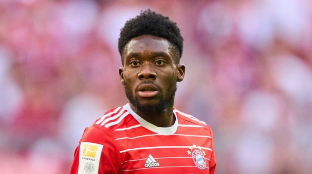 Hậu vệ trái: Alphonso Davies. Ngôi sao người Canada hứa hẹn trở thành phiên bản nâng cấp cho Real Madrid ở vị trí hậu vệ trái. Davies sẽ mang đến tốc độ, khả năng tạo đột biến cho Los Blancos.