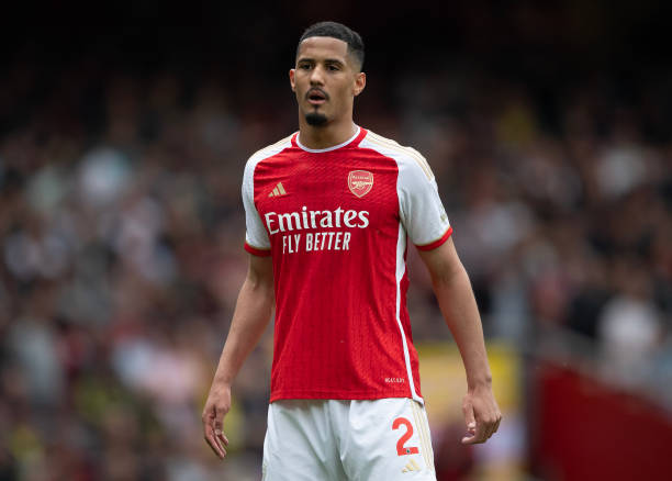 William Saliba vẫn chưa thể có suất đá chính trên tuyển.