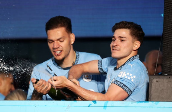 Nhưng sự bất tuân này có thể dẫn đến việc Alvarez phải rời Etihad sớm.