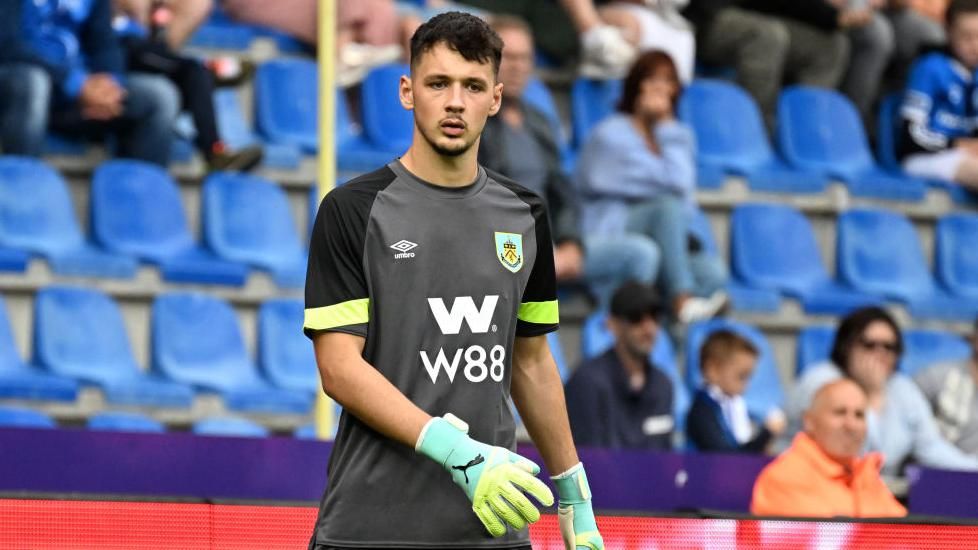 Kompany muốn tái ngộ Trafford tại Bayern.