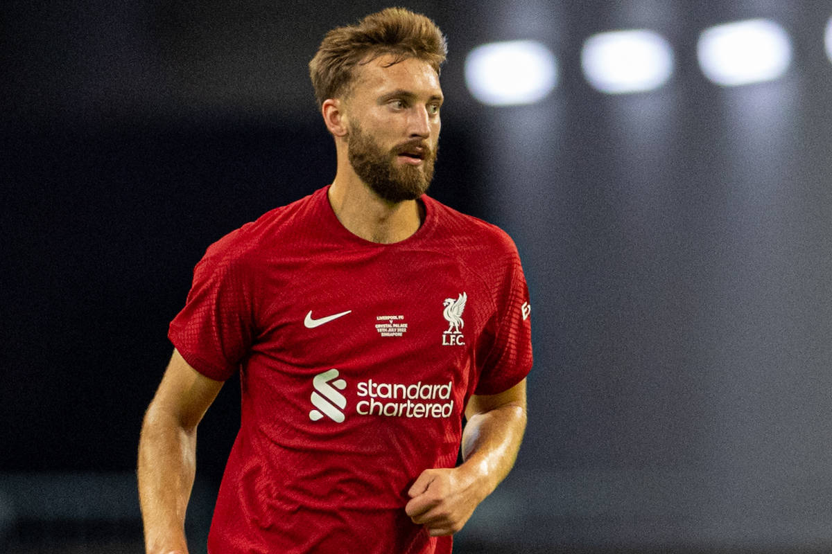 4. Nathaniel Phillips: Từng có cơ hội được thi đấu thường xuyên khi hàng thủ Liverpool khủng hoảng nhân sự mùa 2020/21 nhưng Phillips chứng minh bản thân không đủ đẳng cấp để thi đấu tại Premier League. Liverpool cần đẩy ngôi sao người Anh ra đi để giảm tải quỹ lương.
