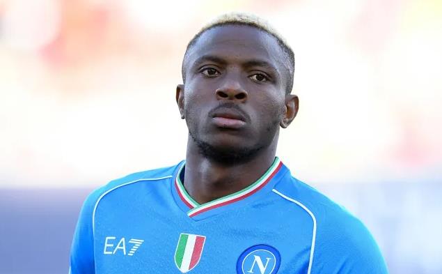 Cả Arsenal lẫn Chelsea đều không muốn chi đậm cho Osimhen.