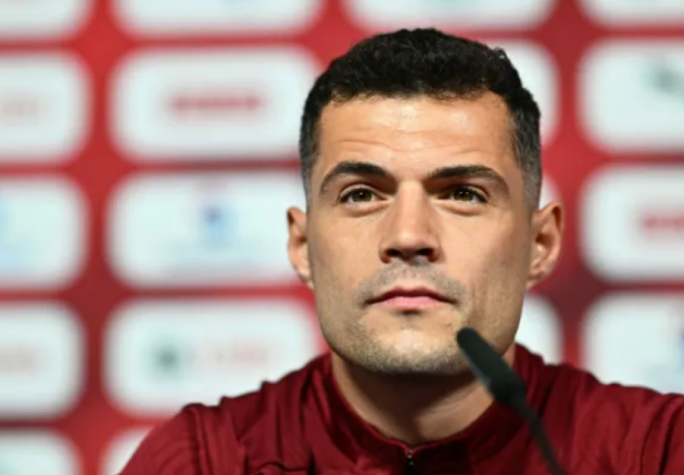 Xhaka bị chấn thương.
