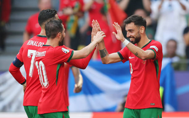 Cristiano Ronaldo coi trọng thành tích tập thể hơn cá nhân.
