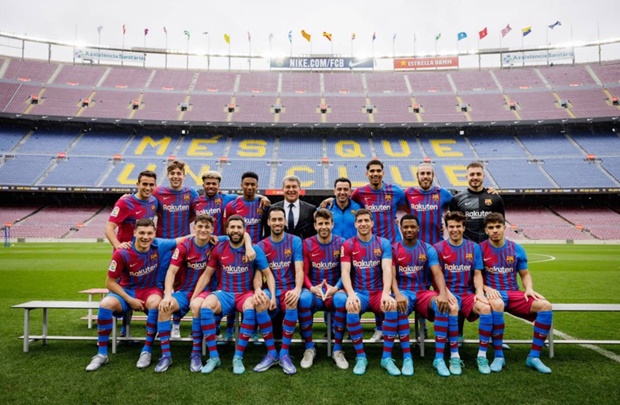 Đội hình Made in La Masia của Barcelona năm 2022.