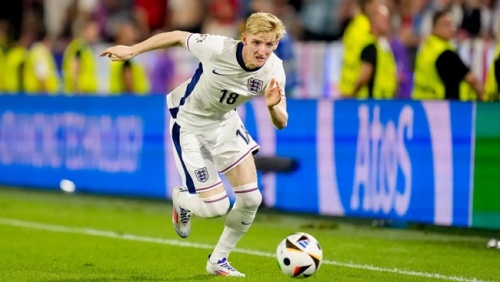 Gordon có thể hỗ trợ tốt cho Kane.