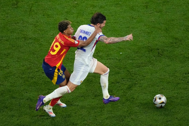 Đây là lần đầu tiên Pháp bị loại ở vòng bán kết một giải đấu lớn (World Cup/EURO) kể từ EURO 1996.