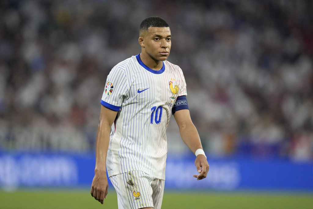 Kylian Mbappe chấp nhận thất bại của tuyển Pháp.