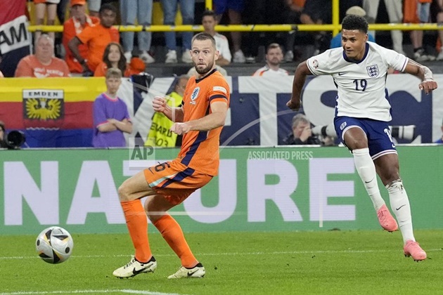 Tình huống định đoạt trận bán kết rạng sáng nay.