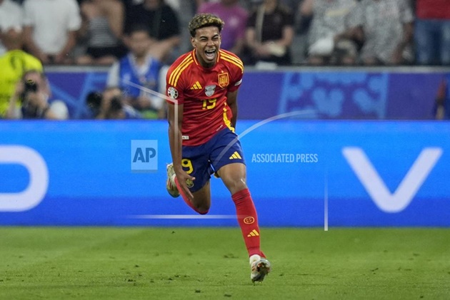 Lamine Yamal đang là cầu thủ trẻ gây ấn tượng mạnh nhất EURO 2024.