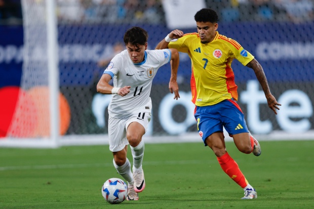 Tương tự, Man Utd sẽ giữ lại Amad Diallo và tìm bến đỗ mới cho Facundo Pellistri. Cầu thủ người Uruguay được đánh giá không phù hợp với bóng đá Anh.