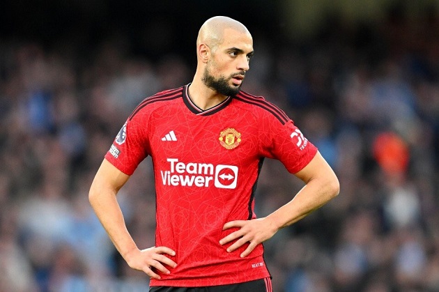 Amrabat vẫn đang chờ đợi Man Utd.