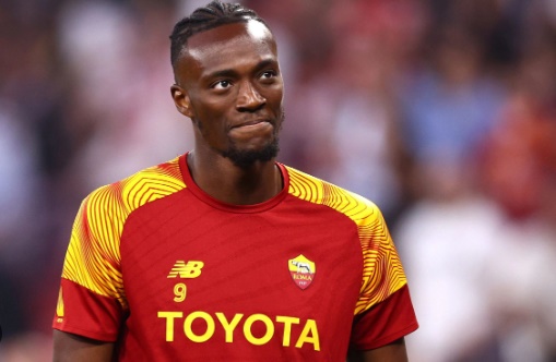 Abraham được xem như mục tiêu hàng đầu của Milan.