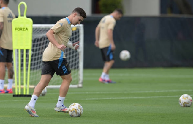 Alvarez công khai muốn chia tay Man City vào hè này.