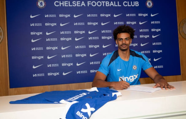 Kể từ thời điểm chuyển sang khoác áo Basel từ Sporting Lisbon vào năm 2023, Veiga có tổng cộng 26 lần ra sân cho đội bóng Thụy Sĩ trước khi chia tay câu lạc bộ để tới Chelsea.