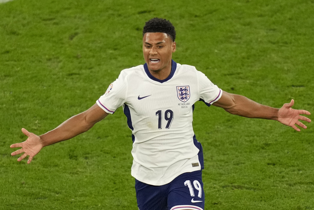 Chelsea cân nhắc chiêu mộ Ollie Watkins.