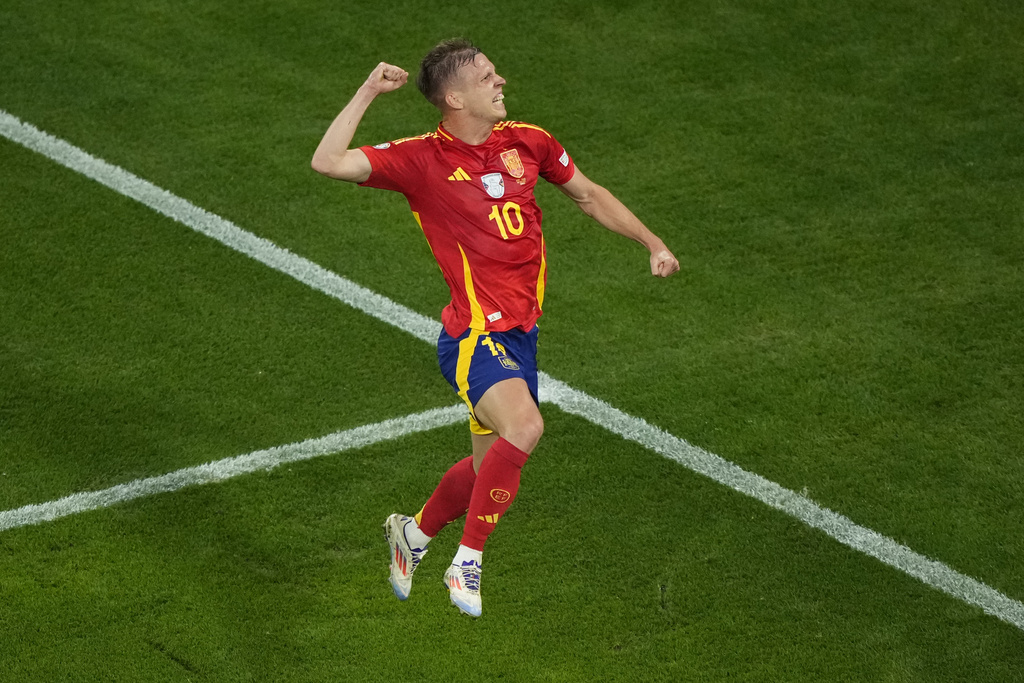 Olmo chơi cực hay ở EURO 2024.