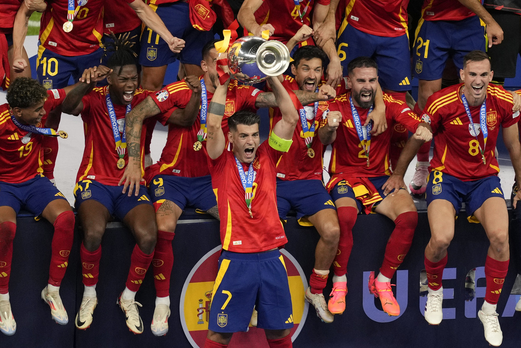 Morata là thủ quân của Tây Ban Nha vô địch EURO 2024.
