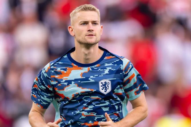 De Ligt ở rất gần Man United.