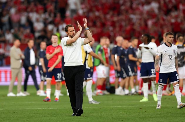 Southgate chia tay tuyển Anh theo cách đau đớn nhất.