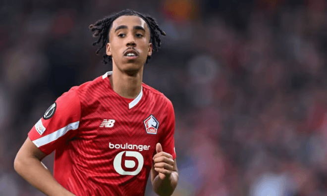 Yoro đang trên đường đến Man Utd.