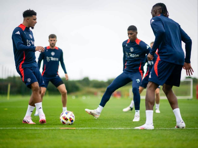 Jadon Sancho được trao cơ hội trở lại.