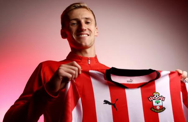 Flynn Downes đã là người của Southampton.