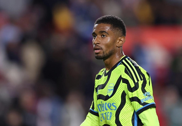 Reiss Nelson không có chỗ đứng tại Arsenal.